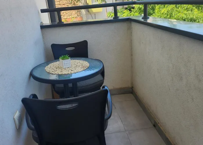 Ns Det Private Parking Apartment Novi Sad